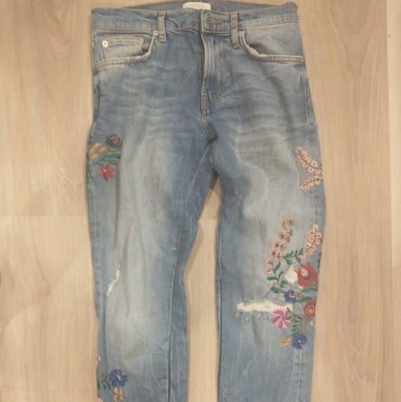 Super cute cropped jeans by  Zara - Picture 2 of 12